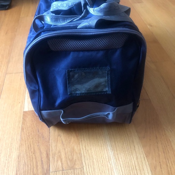 Under Armour duffle bag (last price drop) - Picture 3 of 7